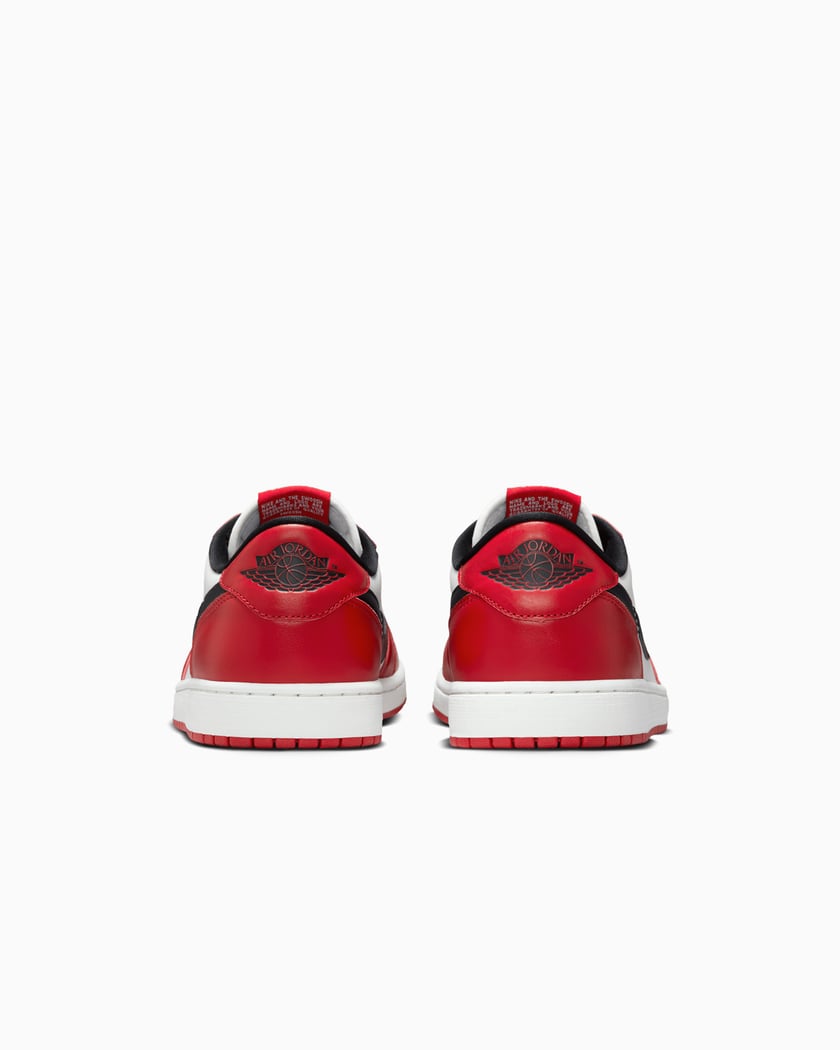 Jordan 1 Retro Low OG Chicago (2025)