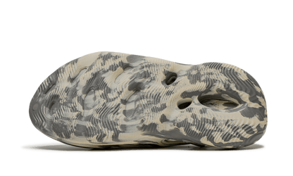 Adidas Yeezy Foam RNNR MXT Moon Gray